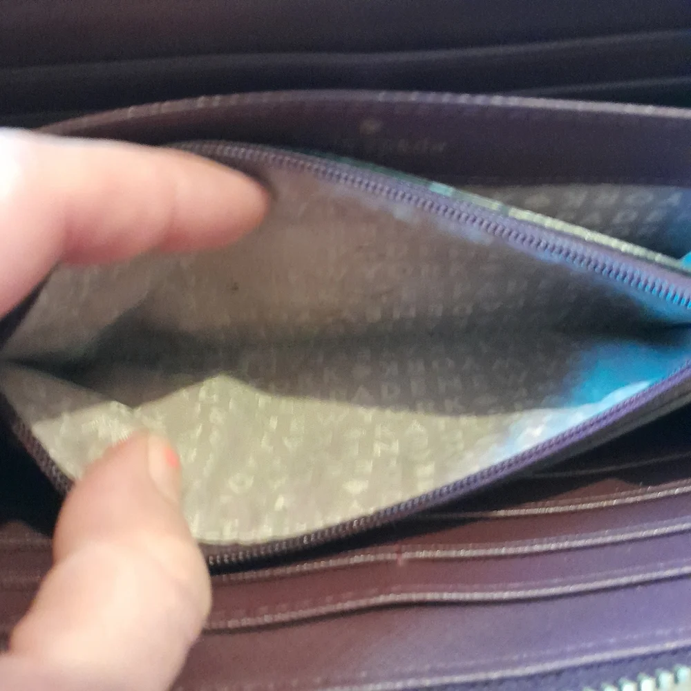 Kate Spade Laurel Way Nada Wallet EUC - Picture 10 of 12